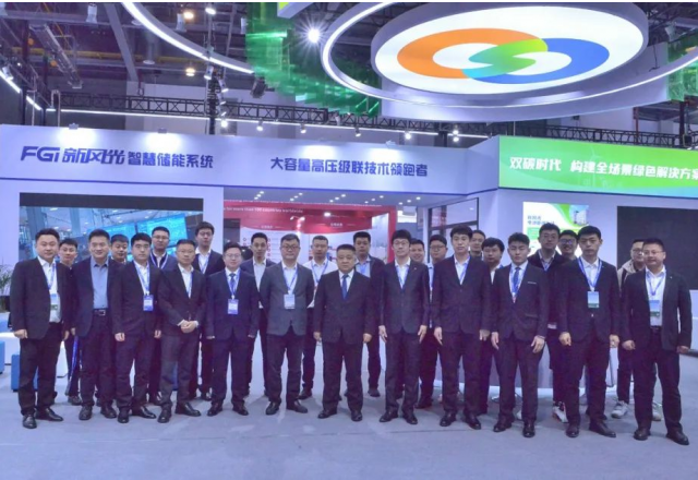 火爆亮相！新風(fēng)光龍年首展點(diǎn)亮“錢塘江畔”